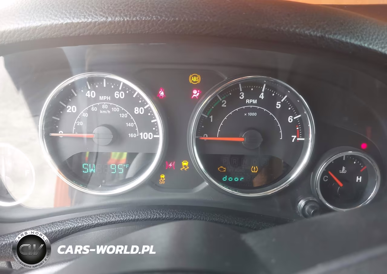2012 Jeep Wrangler Unlimited Sport VIN:1C4BJWDG4CL279715 - 7