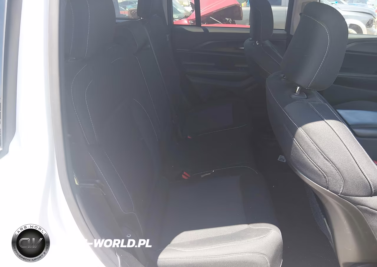 2023 Jeep Grand Cherokee Laredo 4X4 VIN:1C4RJHAG3PC543849 - 8
