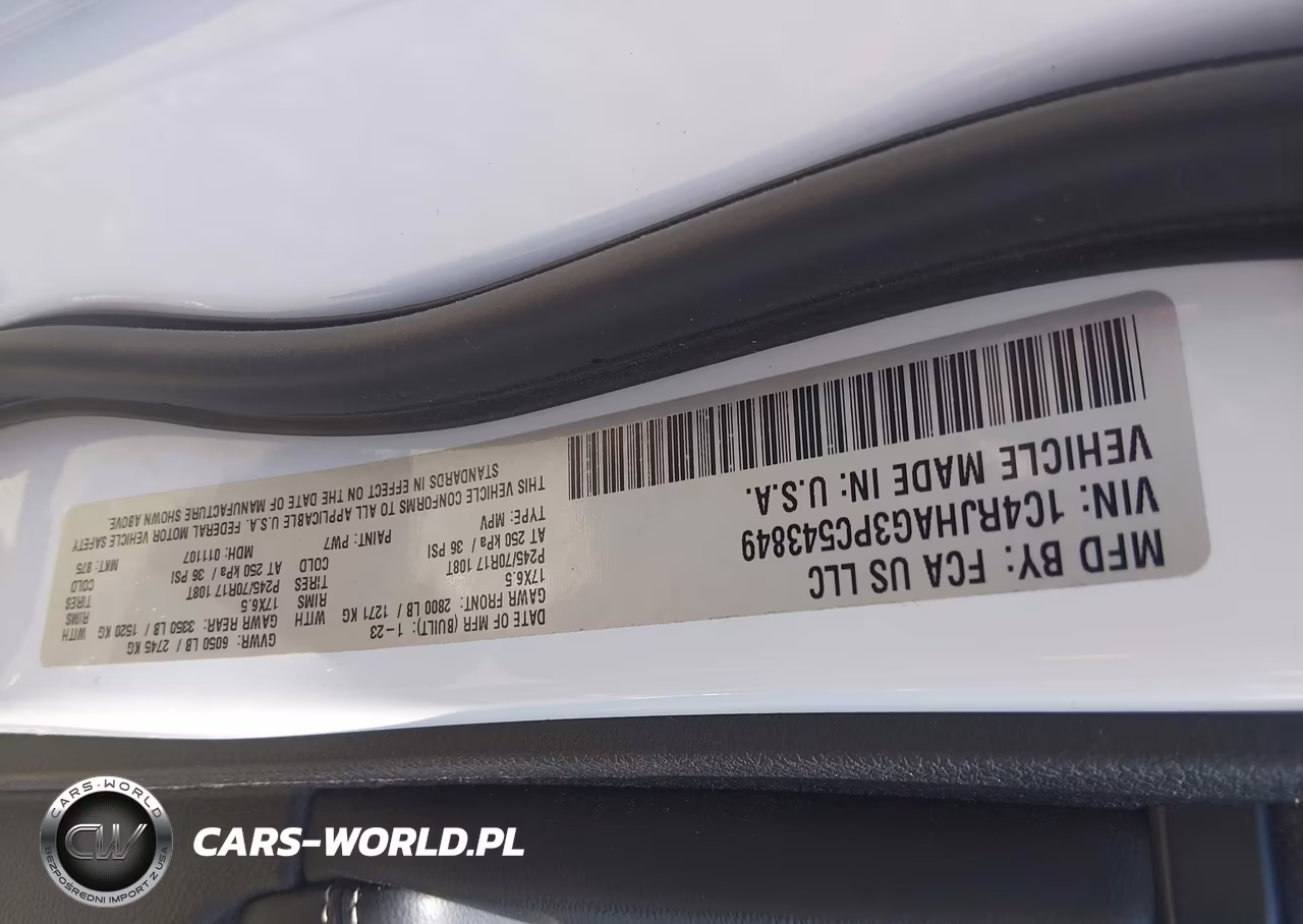 2023 Jeep Grand Cherokee Laredo 4X4 VIN:1C4RJHAG3PC543849 - 9