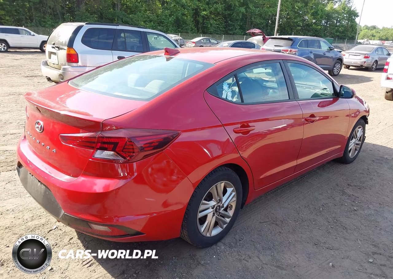 2019 Hyundai Elantra Sel VIN:5NPD84LF0KH480015 - 4