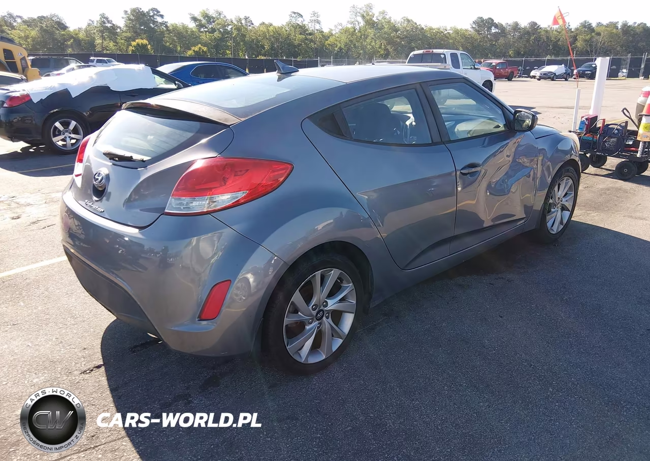 2016 Hyundai Veloster VIN:KMHTC6AD3GU303054 - 4