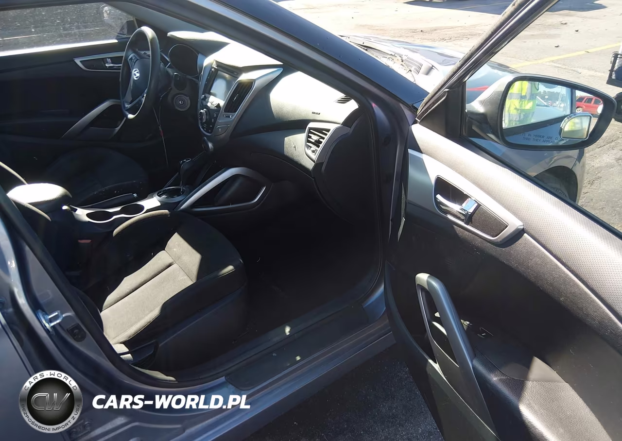 2016 Hyundai Veloster VIN:KMHTC6AD3GU303054 - 5