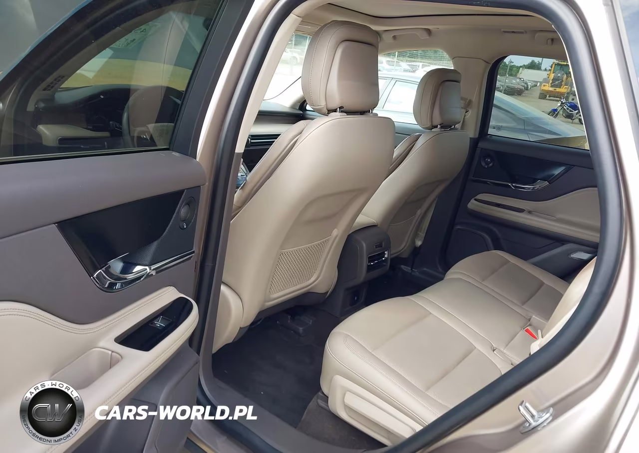 2020 Lincoln Corsair Reserve VIN:5LMCJ2C94LUL27748 - 8