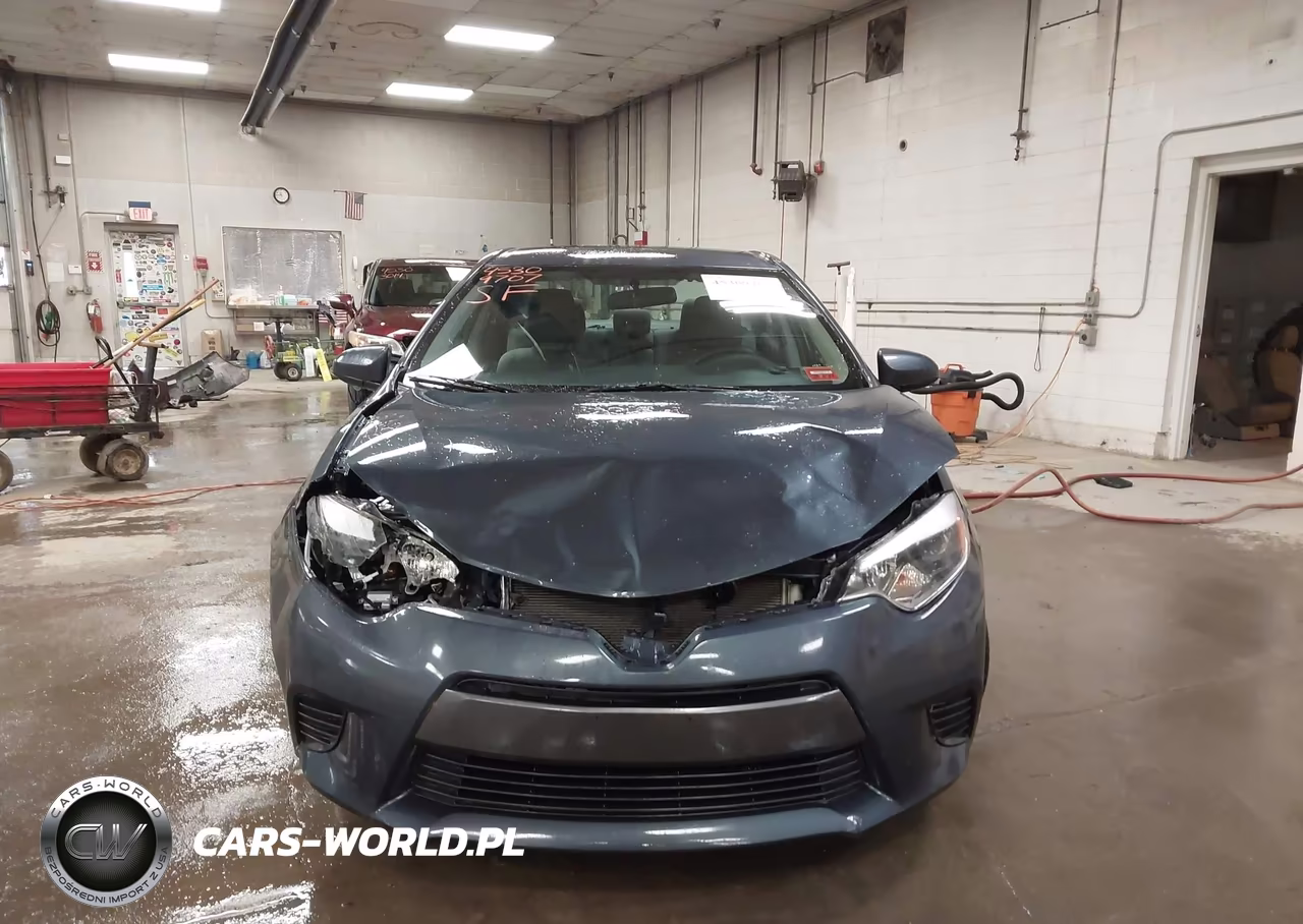 2015 Toyota Corolla Le VIN:2T1BURHEXFC358593 - 12