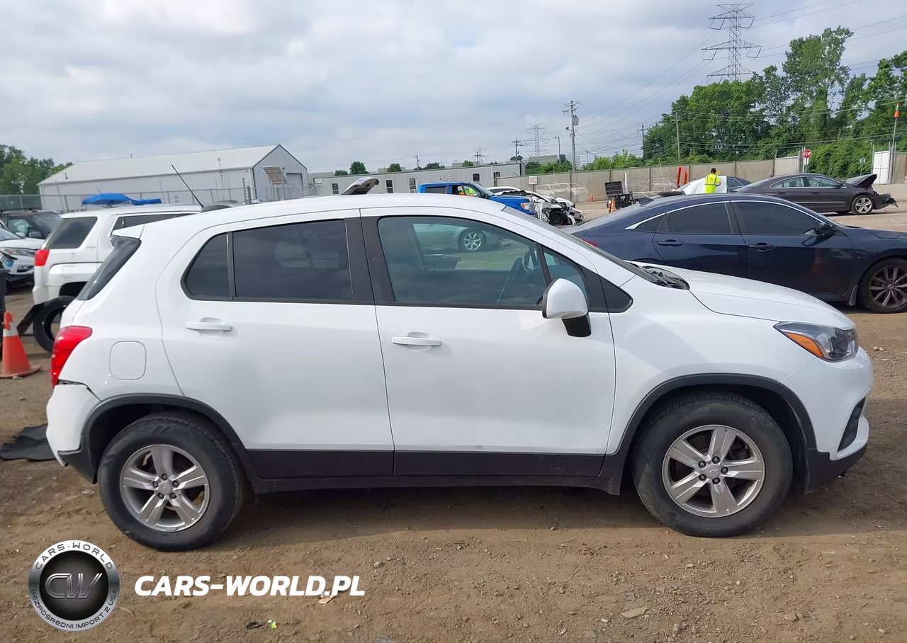 2019 Chevrolet Trax Ls VIN:3GNCJKSB2KL230348 - 13
