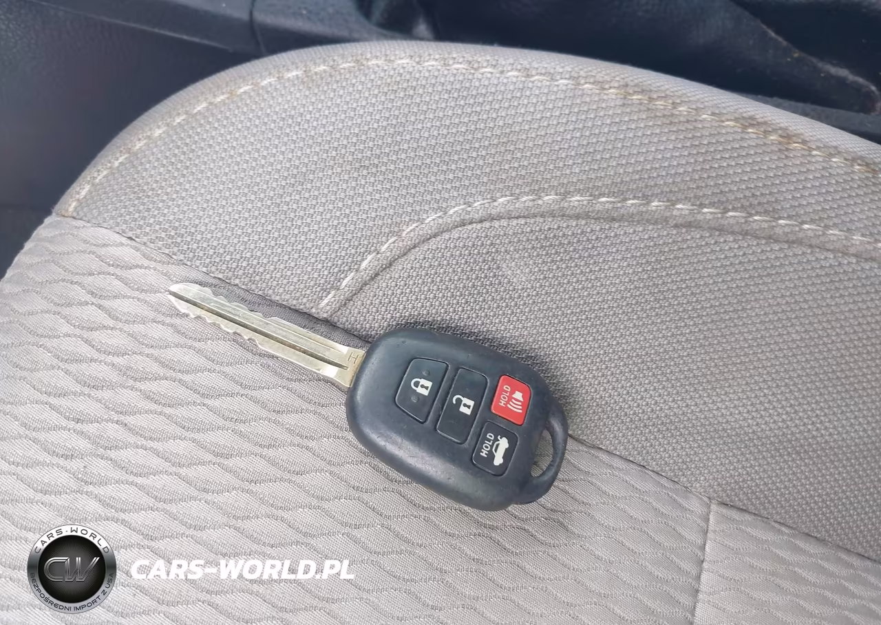 2015 Toyota Corolla Le VIN:2T1BURHEXFC334097 - 11