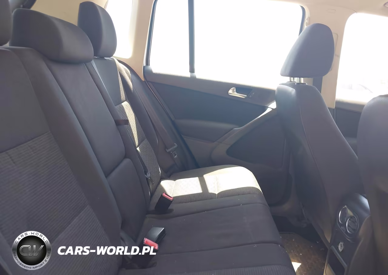 2015 Volkswagen Tiguan S VIN:WVGAV7AX3FW524187 - 8
