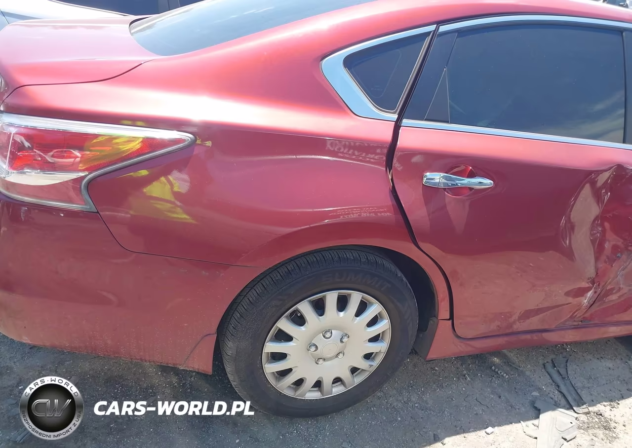 2015 Nissan Altima 2.5 S VIN:1N4AL3AP8FC268719 - 12