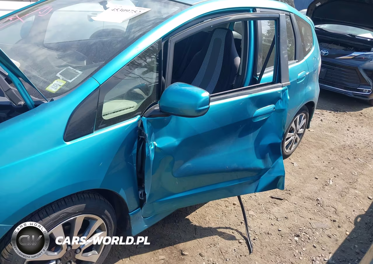 2013 Honda Fit Sport VIN:JHMGE8H59DC062370 - 6