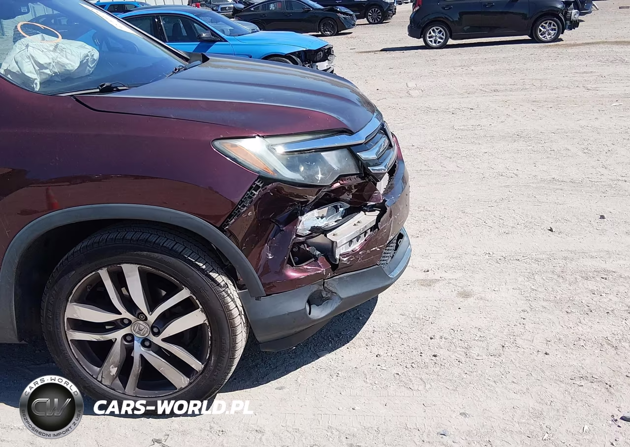 2016 Honda Pilot Touring VIN:5FNYF6H96GB051697 - 17