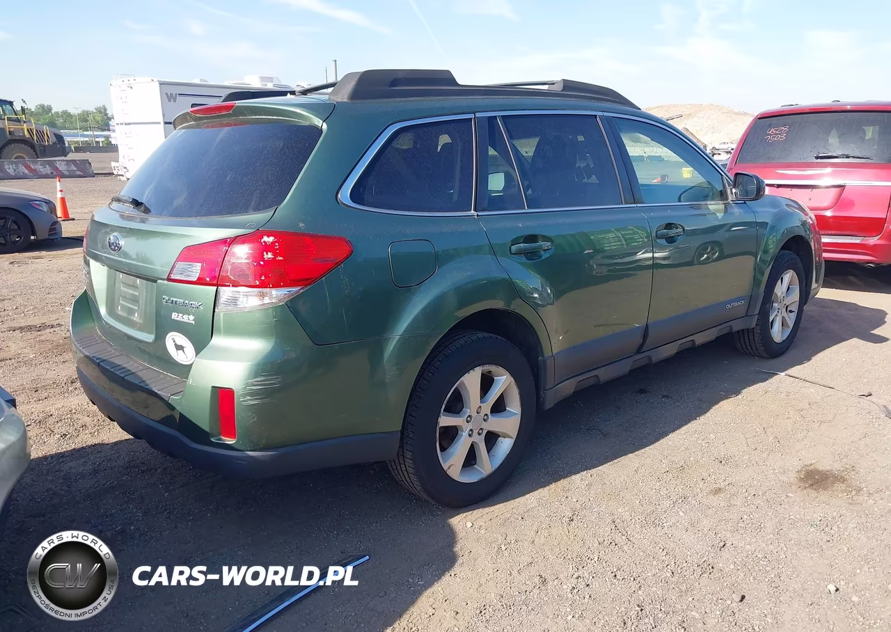 2013 Subaru Outback 2.5I Premium VIN:4S4BRBGC3D3257082 - 4