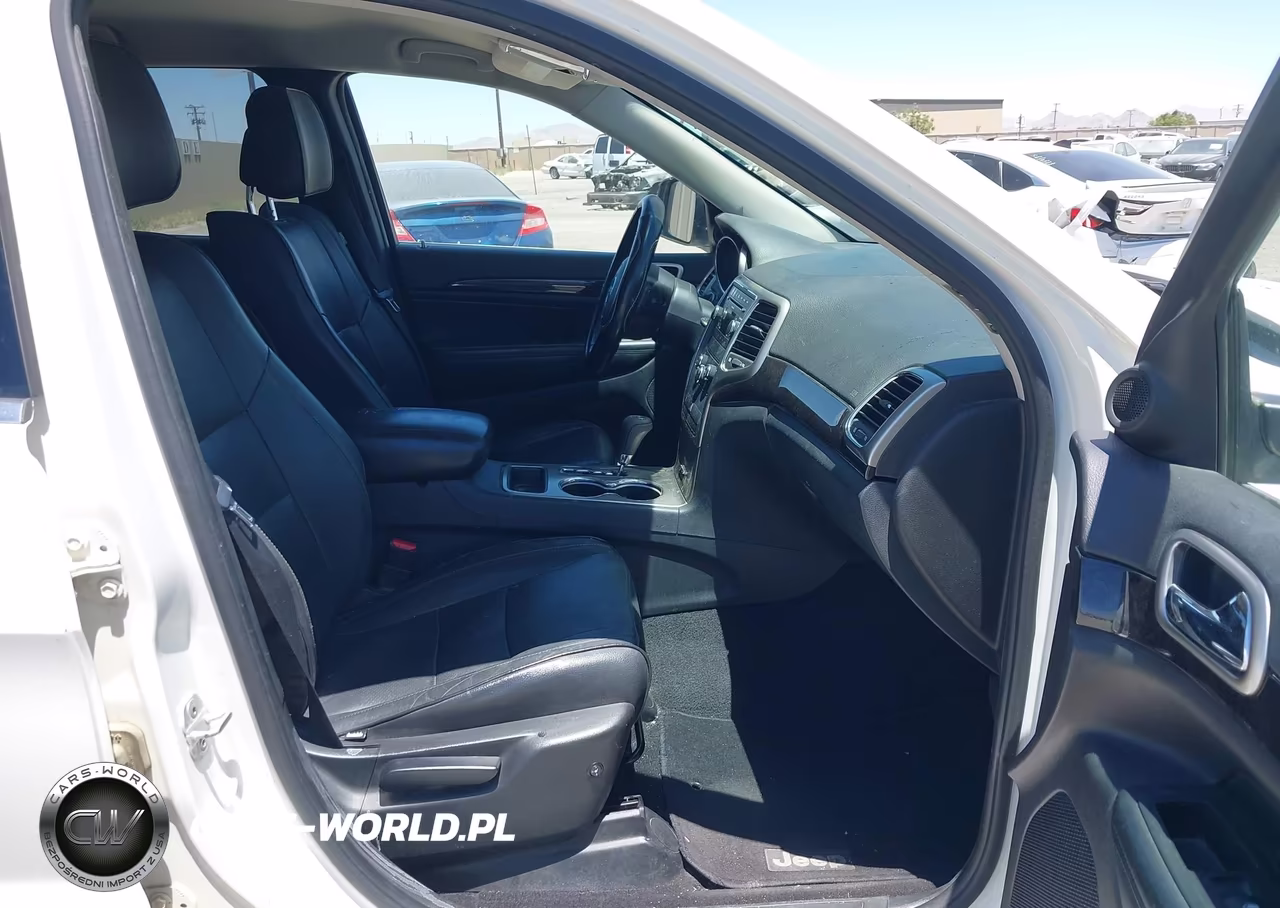 2011 Jeep Grand Cherokee Laredo VIN:1J4RR4GGXBC561986 - 5