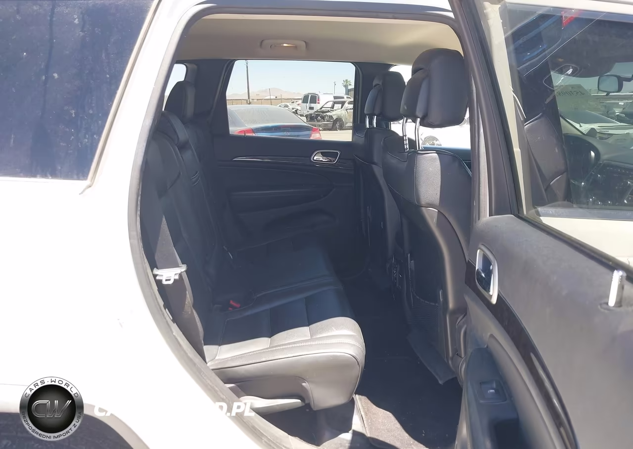 2011 Jeep Grand Cherokee Laredo VIN:1J4RR4GGXBC561986 - 8