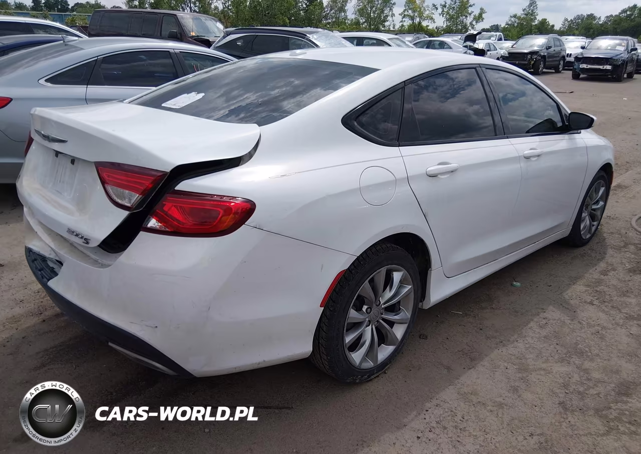 2015 Chrysler 200 S VIN:1C3CCCBGXFN705839 - 4