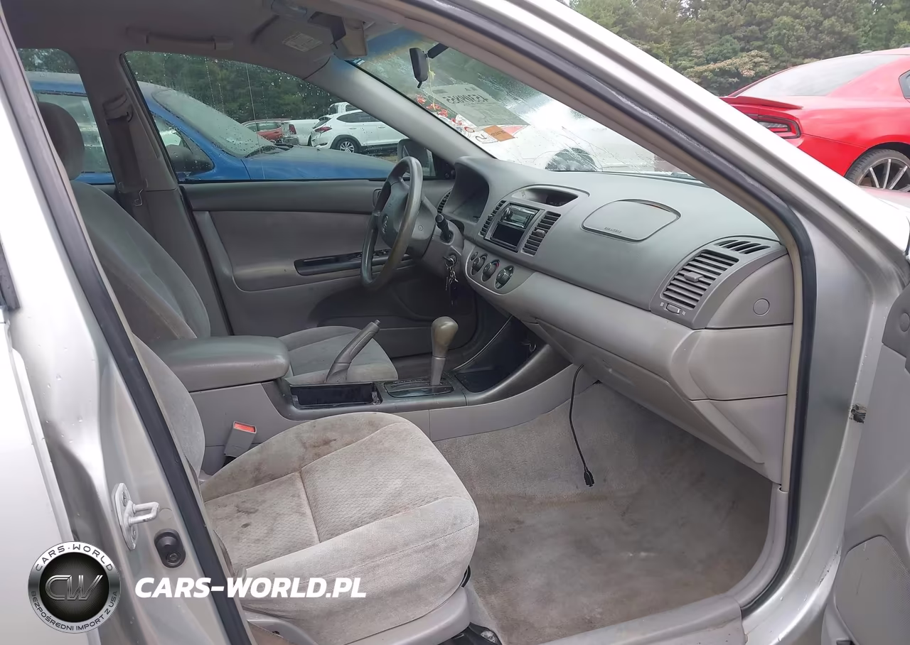 2002 Toyota Camry Le VIN:4T1BE32K12U500895 - 5