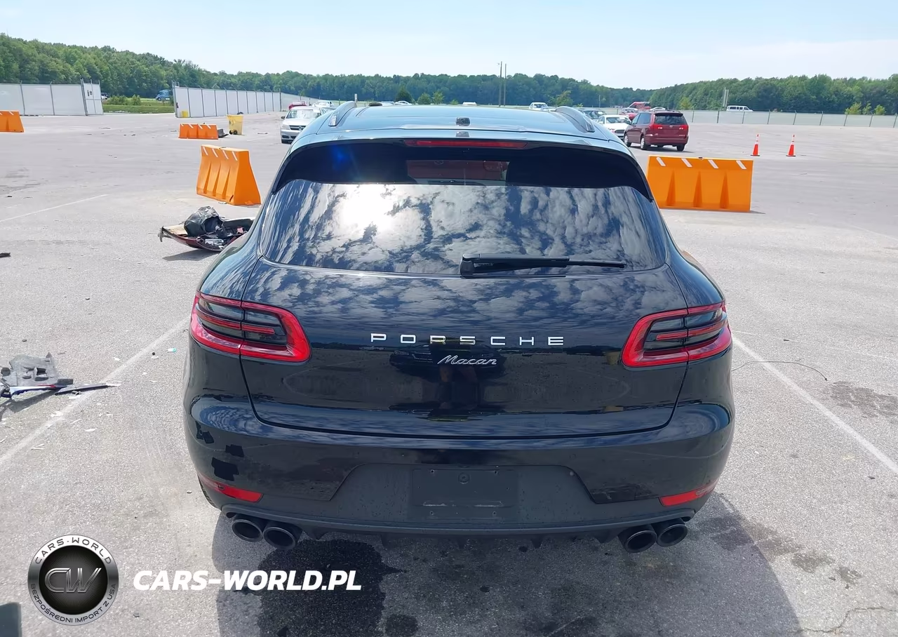 2018 Porsche Macan Sport Edition VIN:WP1AA2A51JLB16880 - 16