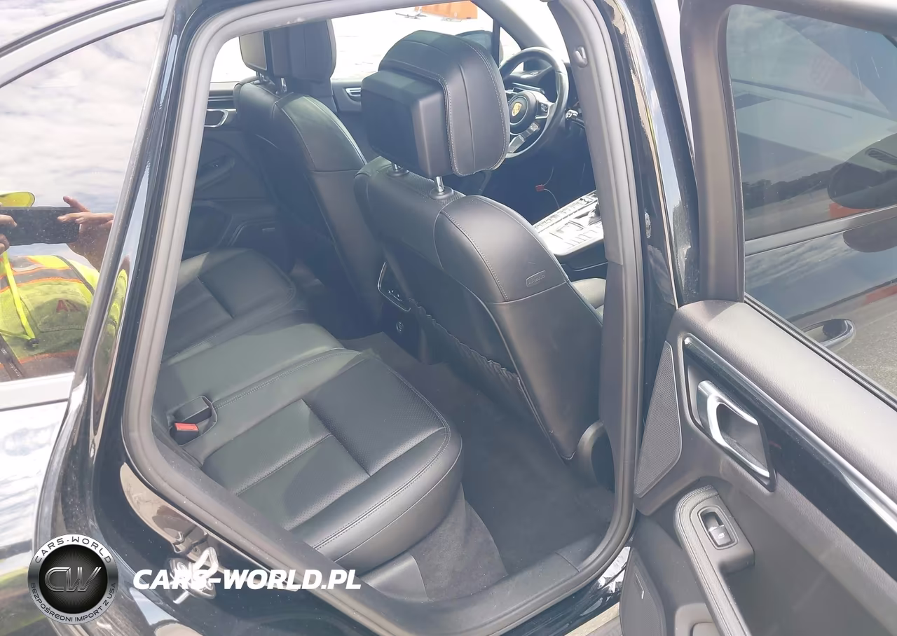 2018 Porsche Macan Sport Edition VIN:WP1AA2A51JLB16880 - 8