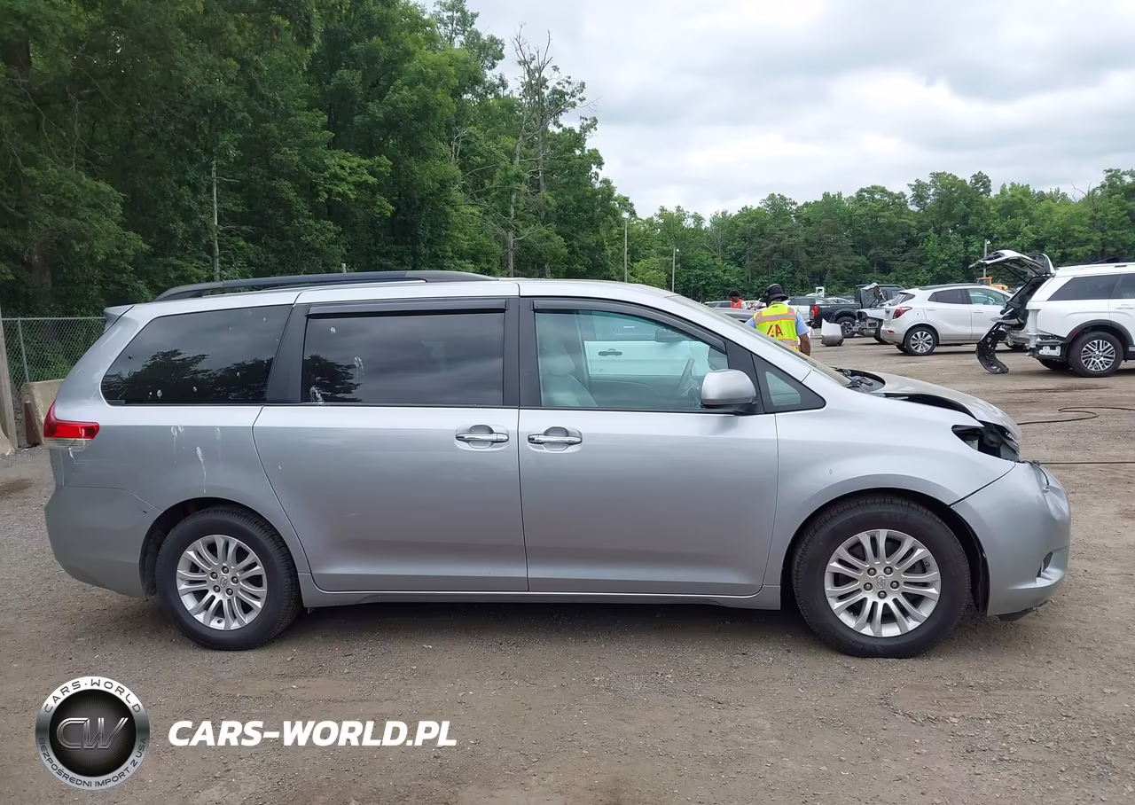2011 Toyota Sienna Xle V6 VIN:5TDYK3DC0BS021028 - 14