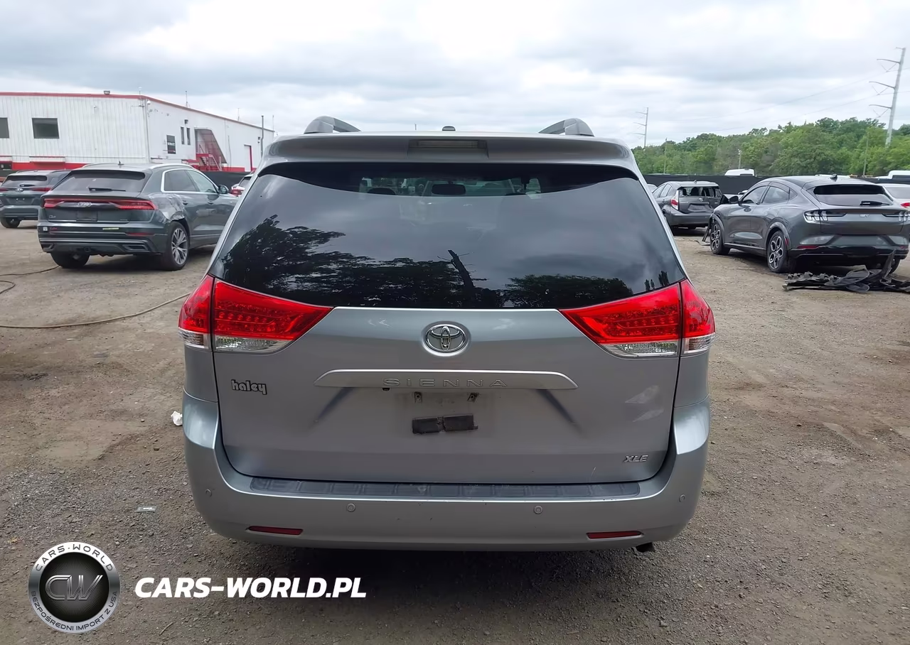 2011 Toyota Sienna Xle V6 VIN:5TDYK3DC0BS021028 - 17