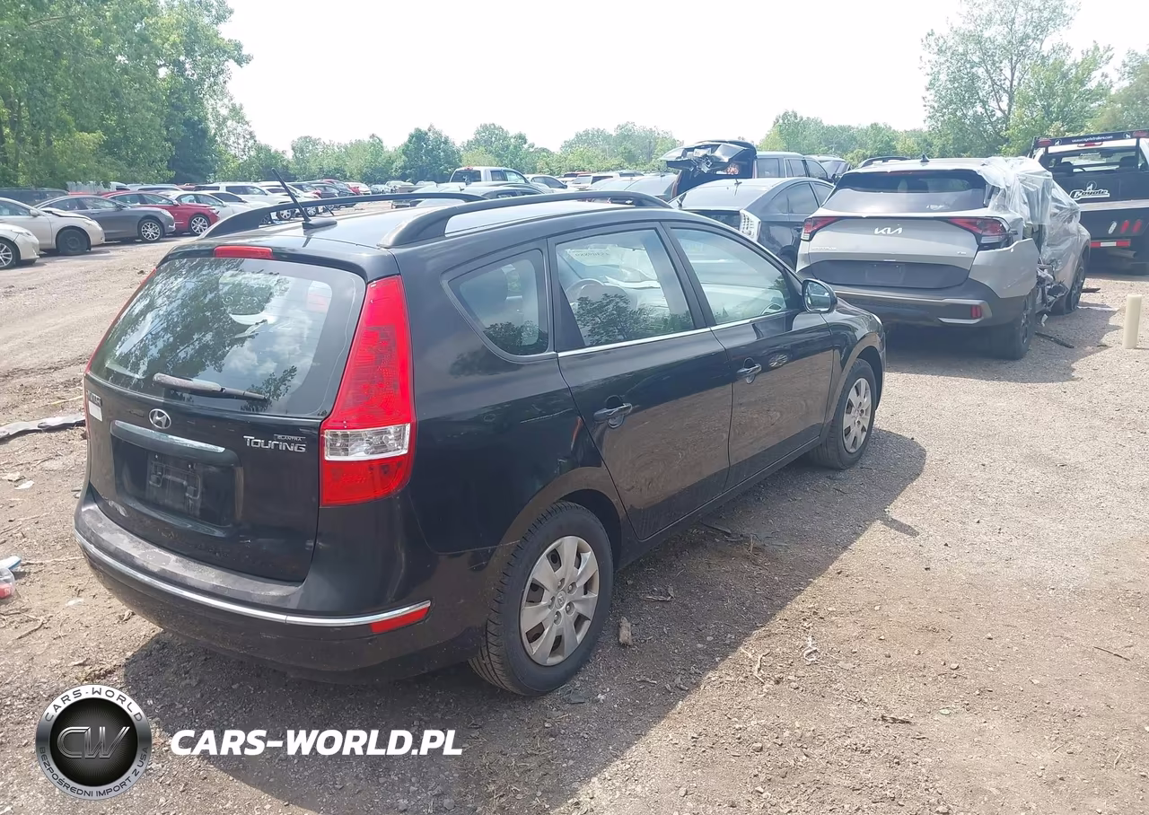 2010 Hyundai Elantra Touring Gls VIN:KMHDC8AE1AU068539 - 4