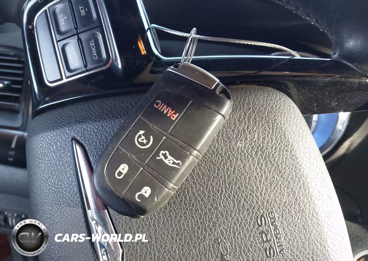 2014 Chrysler 300 300S VIN:2C3CCABG0EH352202 - 11