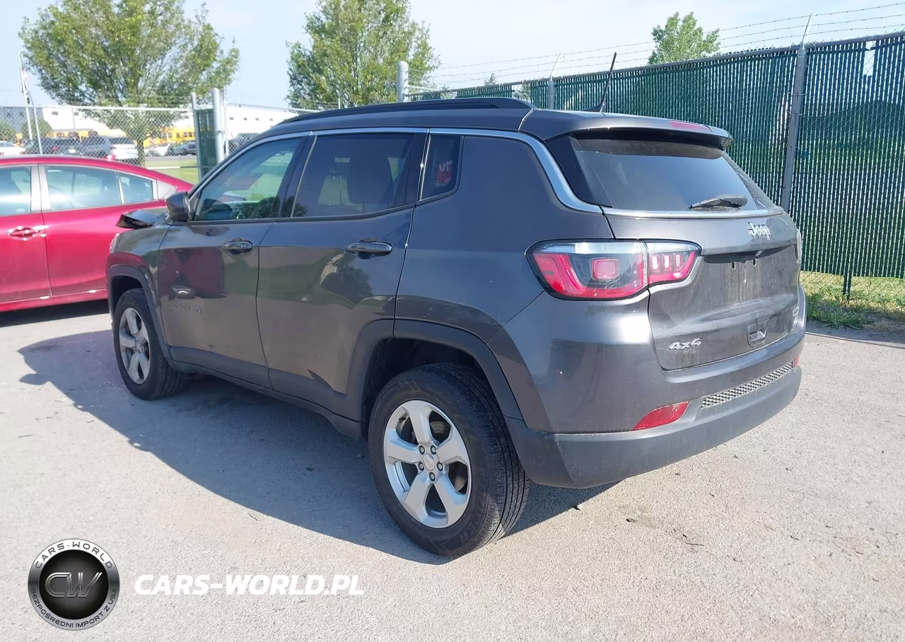 2019 Jeep Compass Latitude 4X4 VIN:3C4NJDBB6KT800820 - 3