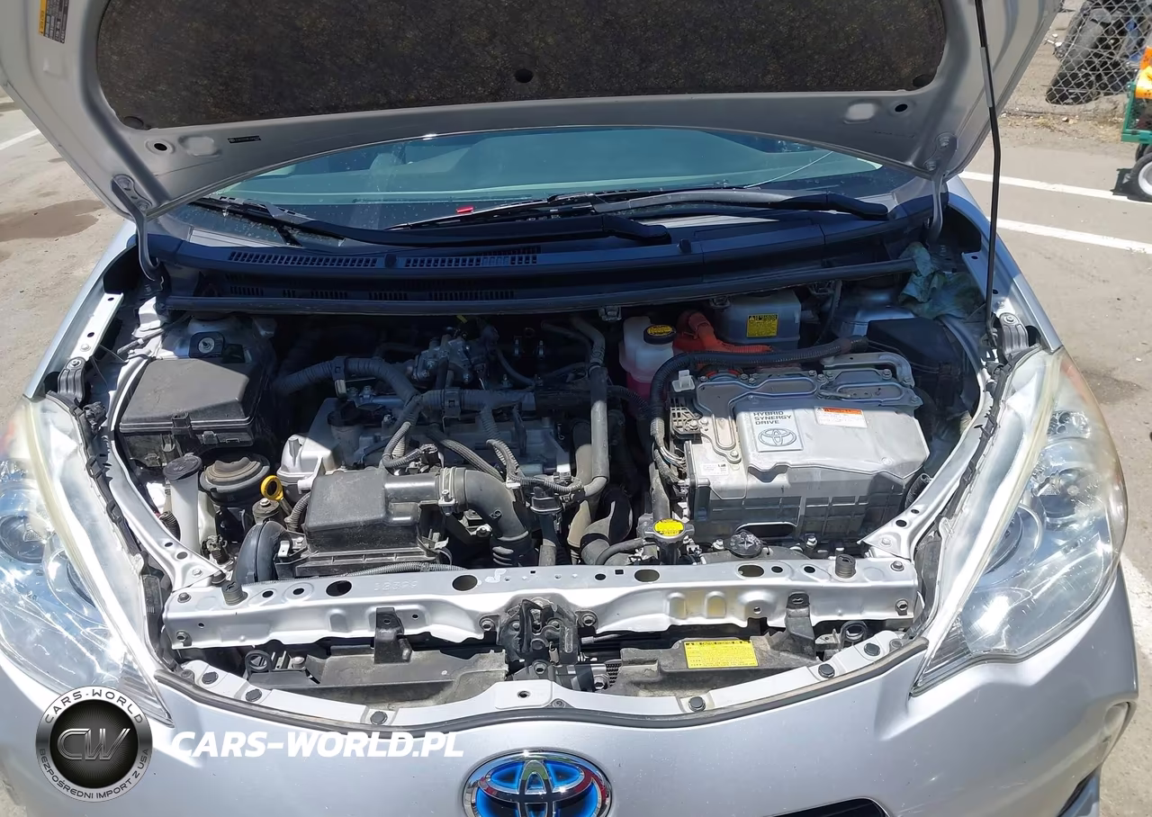 2014 Toyota Prius C Three VIN:JTDKDTB3XE1066224 - 10