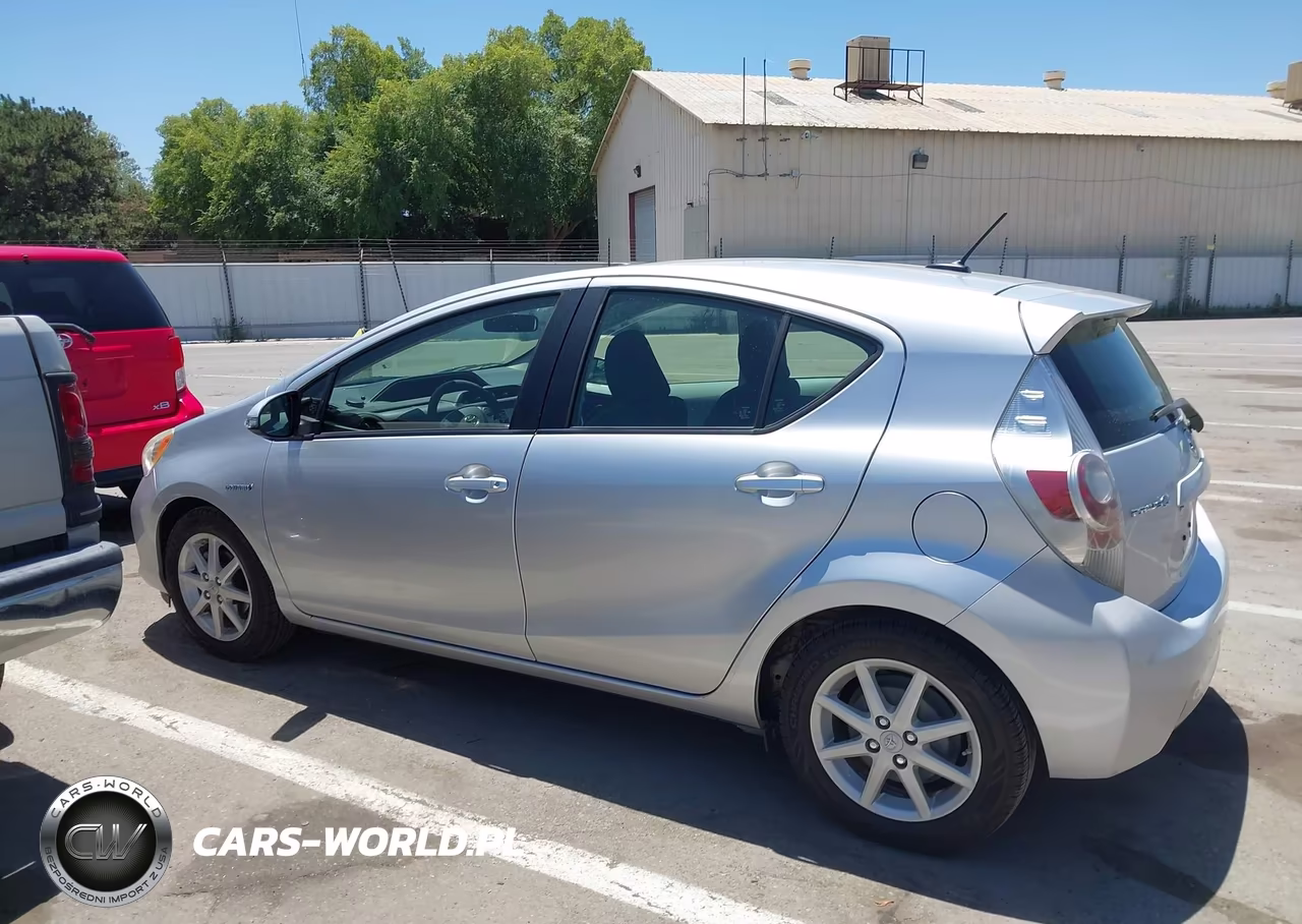 2014 Toyota Prius C Three VIN:JTDKDTB3XE1066224 - 14