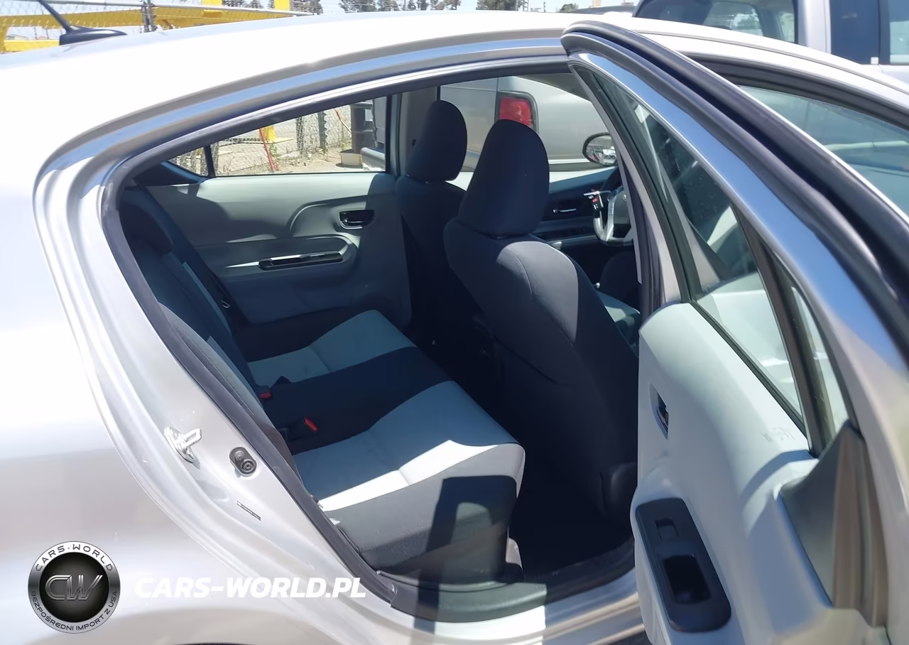 2014 Toyota Prius C Three VIN:JTDKDTB3XE1066224 - 8