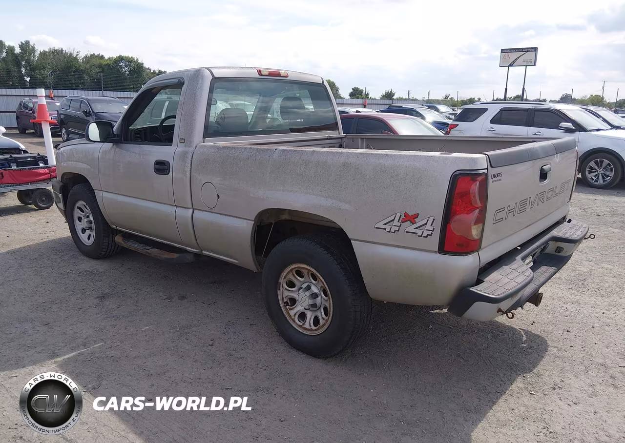 2005 Chevrolet Silverado 1500 Work Truck VIN:1GCEK14V15Z342720 - 3