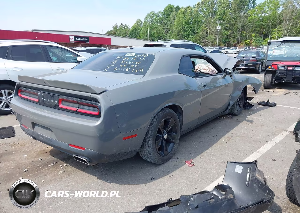 2019 Dodge Challenger Sxt VIN:2C3CDZAG3KH616215 - 4