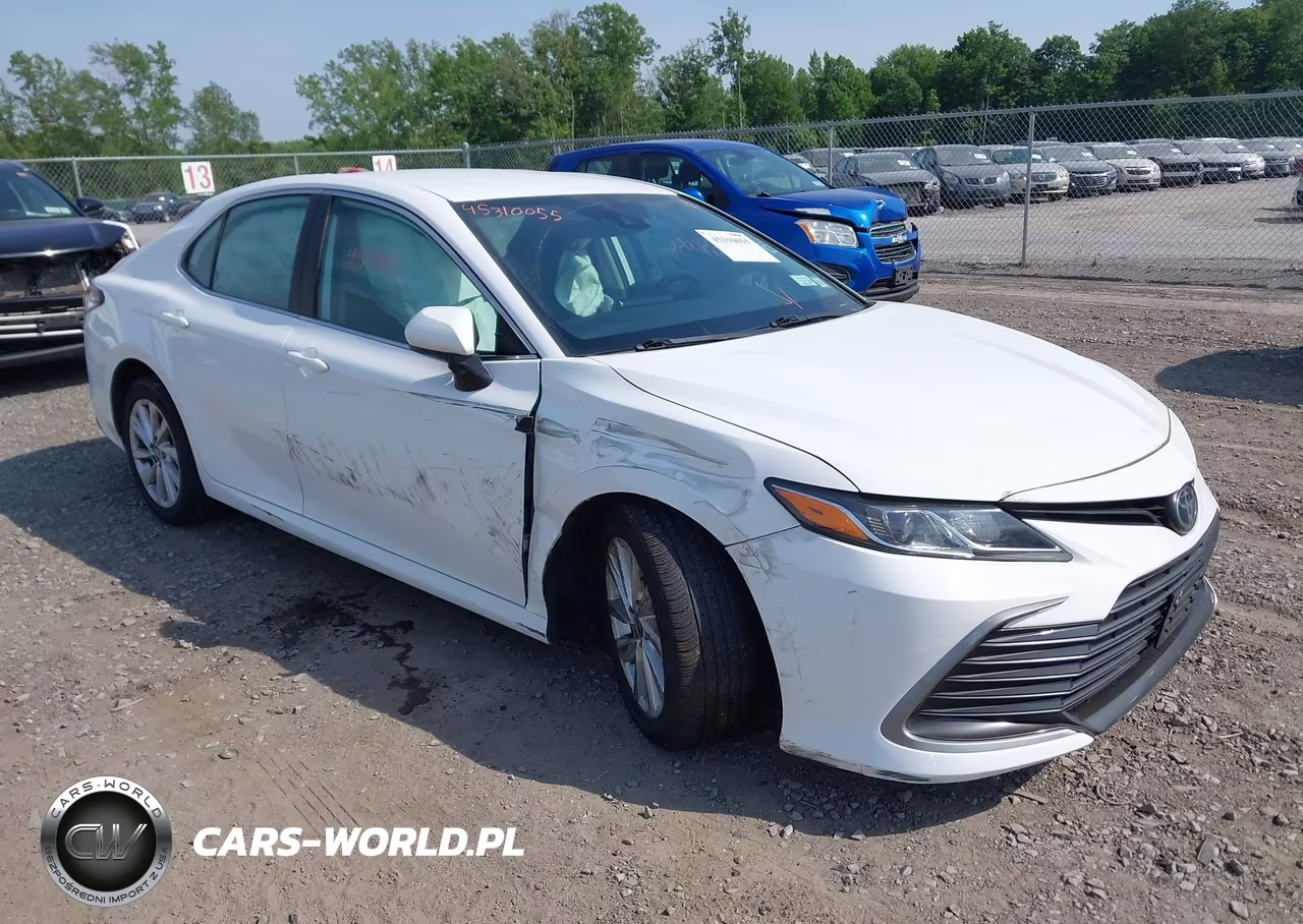 2024 Toyota Camry Le – zdjęcie 1 z 17