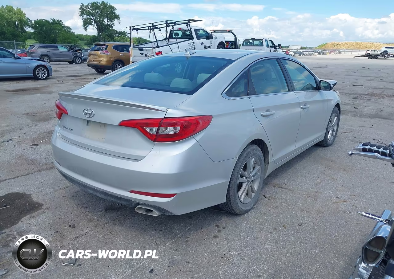 2016 Hyundai Sonata Se VIN:5NPE24AF2GH324820 - 4