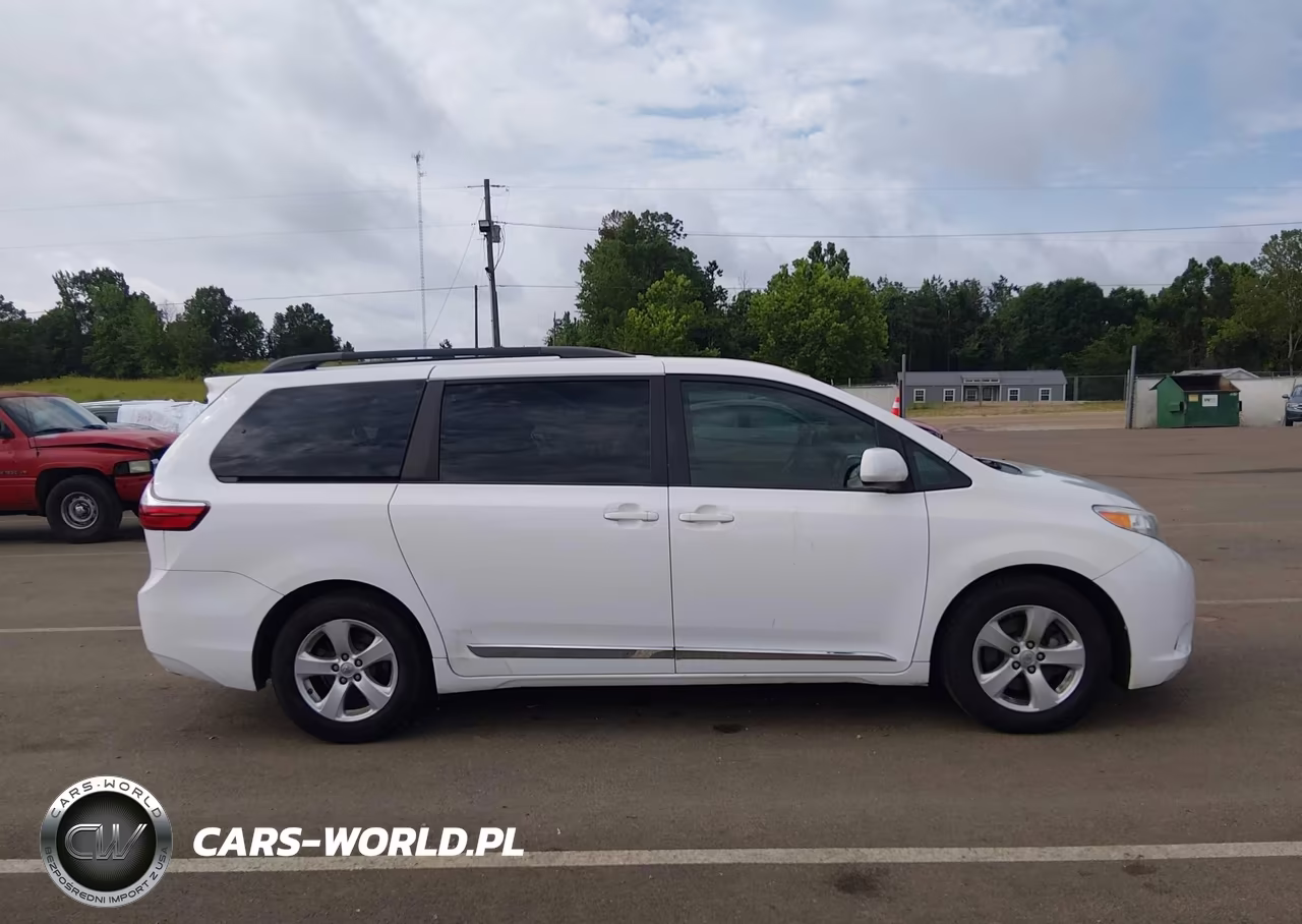 2015 Toyota Sienna Le 8 Passenger VIN:5TDKK3DC5FS663210 - 13