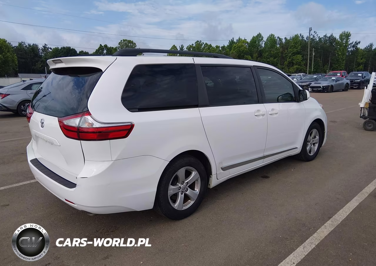 2015 Toyota Sienna Le 8 Passenger VIN:5TDKK3DC5FS663210 - 4