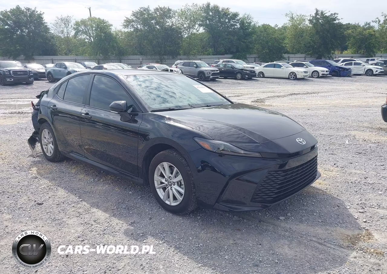 2025 Toyota Camry Le – zdjęcie 1 z 16