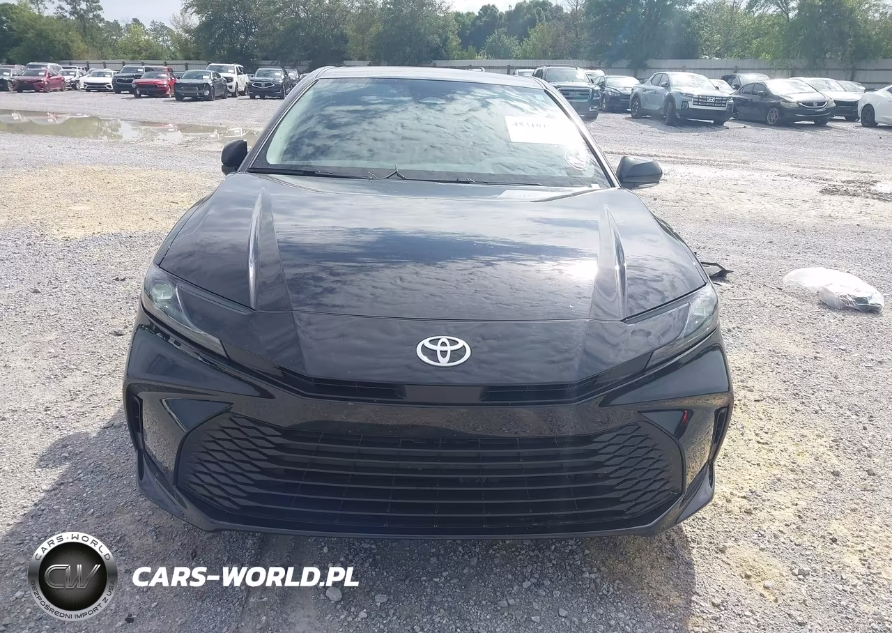 2025 Toyota Camry Le VIN:4T1DAACKXSU629418 - 12