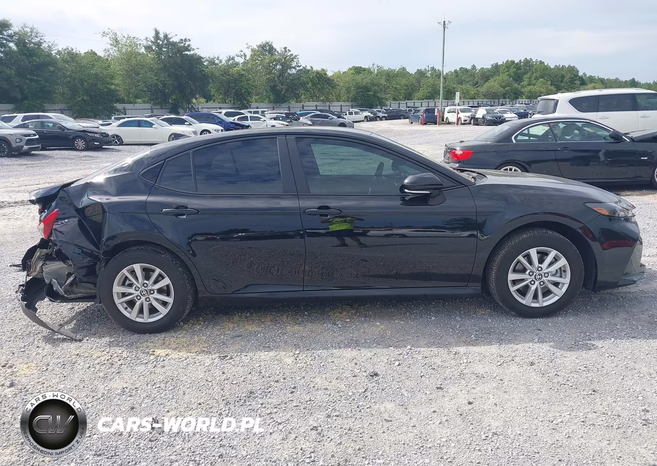 2025 Toyota Camry Le VIN:4T1DAACKXSU629418 - 13