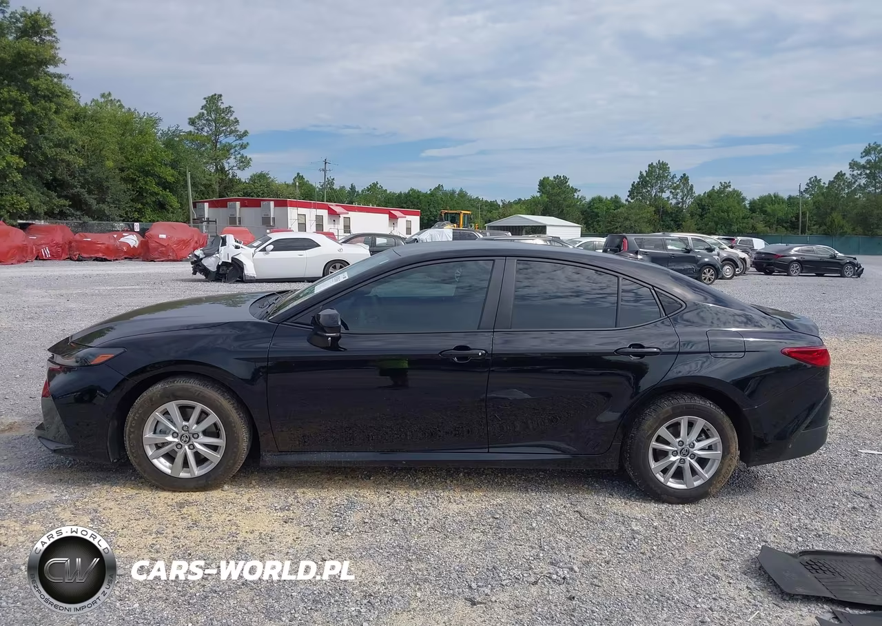 2025 Toyota Camry Le VIN:4T1DAACKXSU629418 - 14