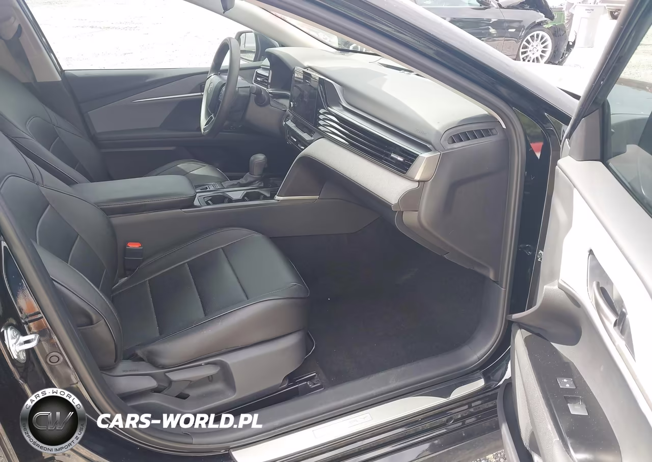 2025 Toyota Camry Le VIN:4T1DAACKXSU629418 - 5