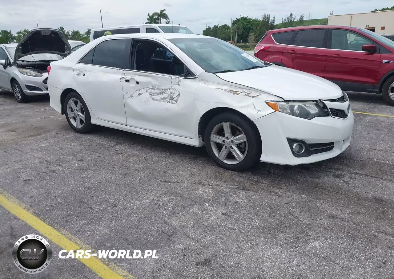 2014 Toyota Camry Se – zdjęcie 1 z 16