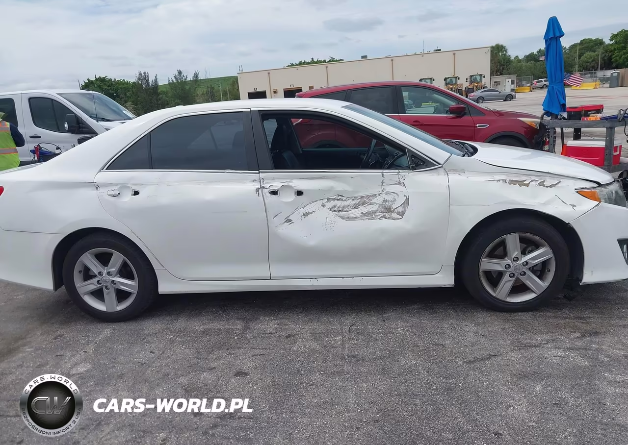2014 Toyota Camry Se VIN:4T1BF1FK3EU765818 - 13