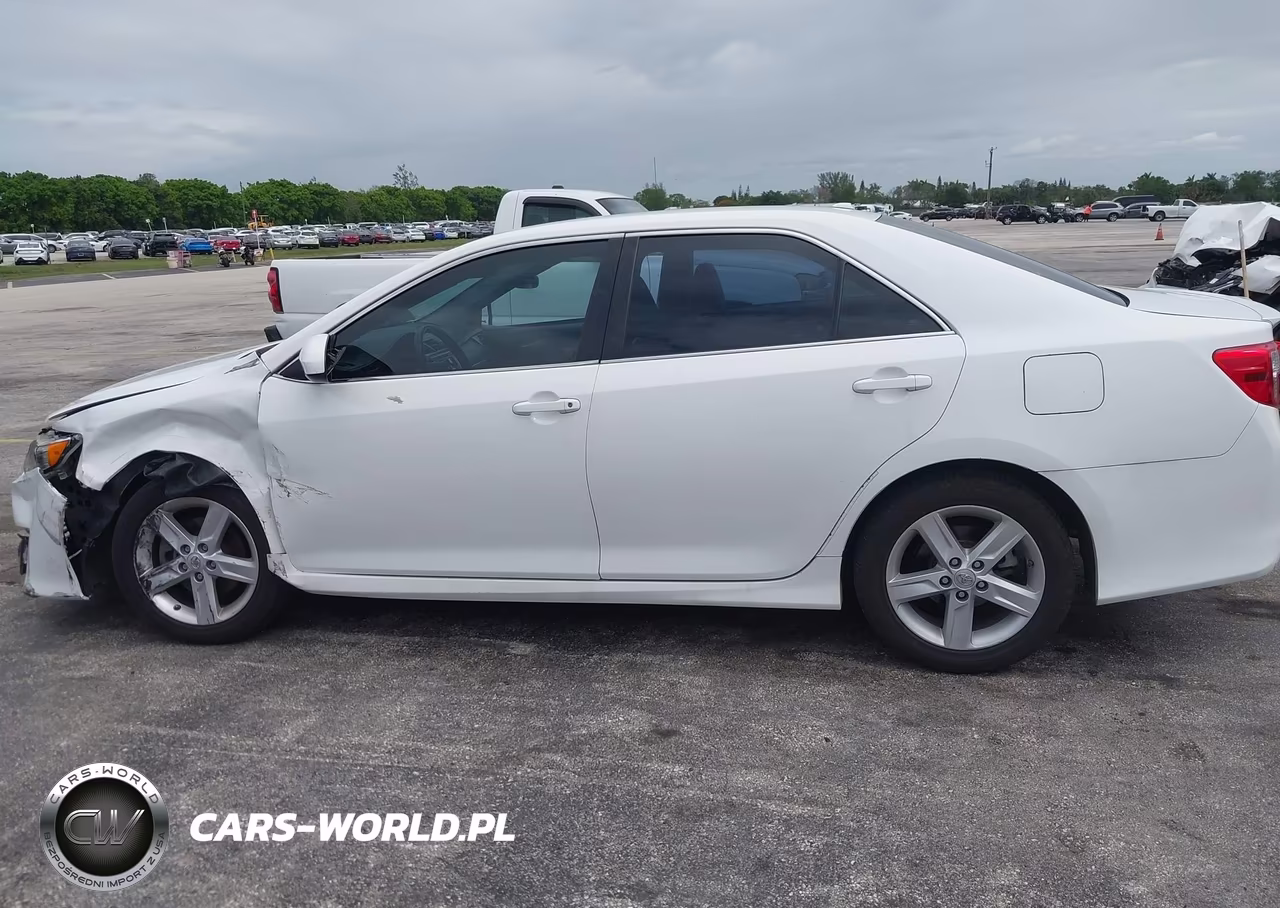 2014 Toyota Camry Se VIN:4T1BF1FK3EU765818 - 14