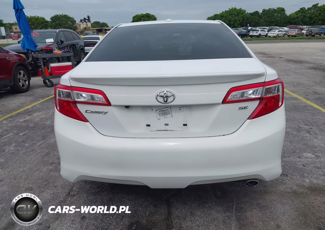 2014 Toyota Camry Se VIN:4T1BF1FK3EU765818 - 16