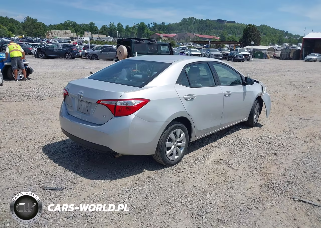 2015 Toyota Corolla Le VIN:2T1BURHE0FC446777 - 4