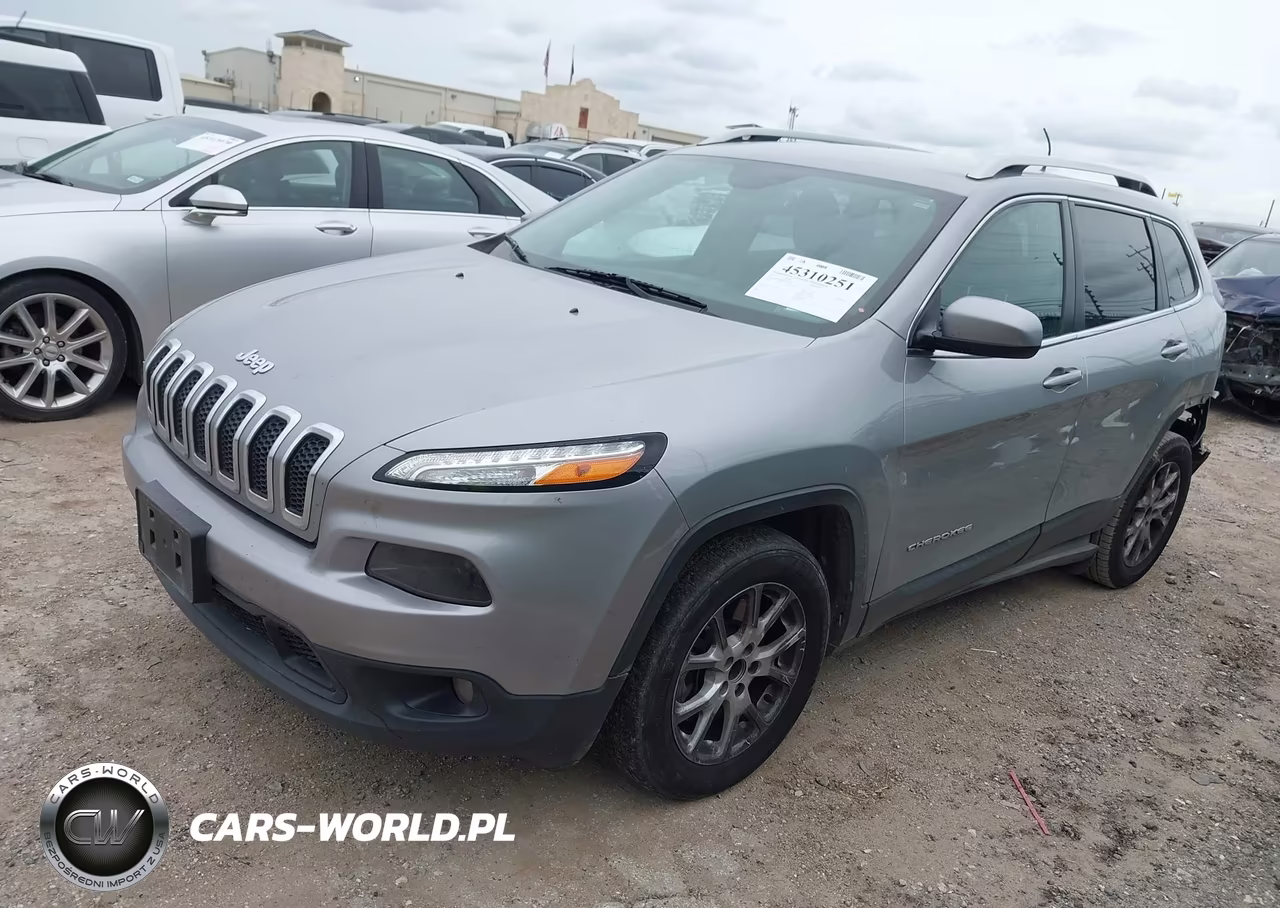 2017 Jeep Cherokee Latitude Fwd VIN:1C4PJLCB8HW641920 - 2