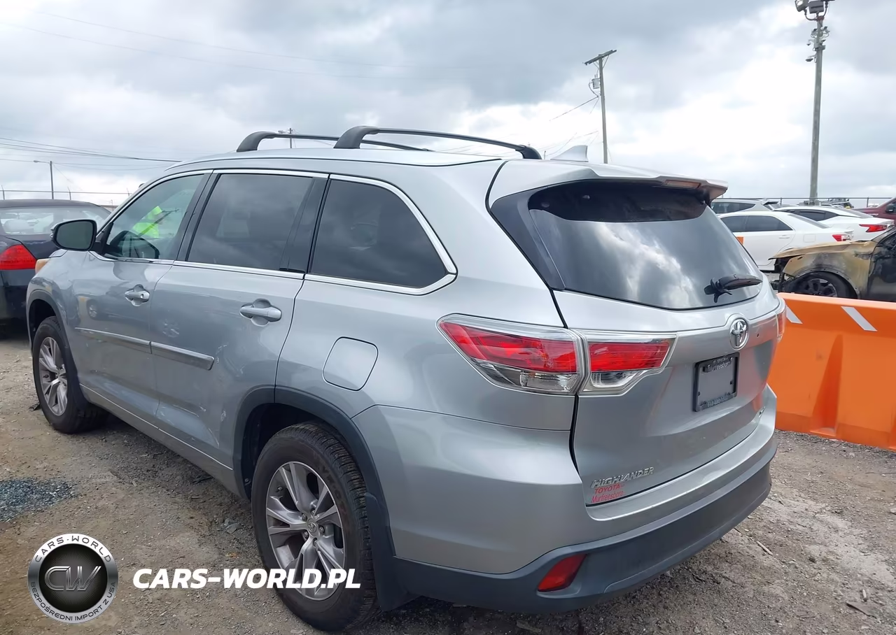 2015 Toyota Highlander Xle V6 VIN:5TDKKRFH7FS118167 - 14