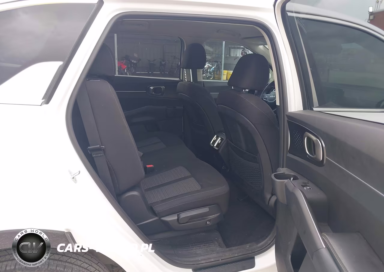 2023 Kia Sorento Lx VIN:5XYRG4LC8PG248663 - 8