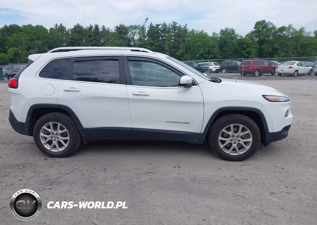 2015 Jeep Cherokee Latitude VIN:1C4PJMCB7FW772307 - 13