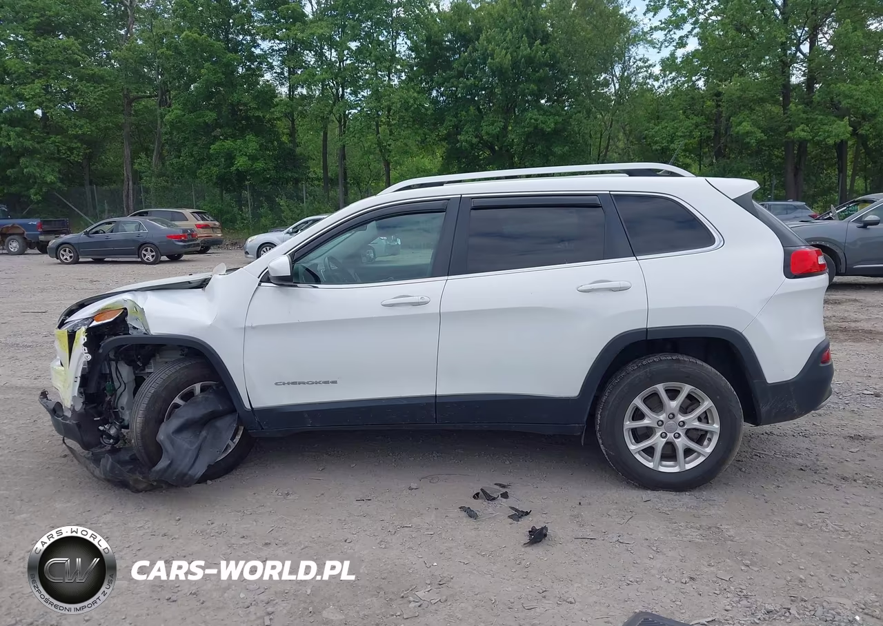 2015 Jeep Cherokee Latitude VIN:1C4PJMCB7FW772307 - 14